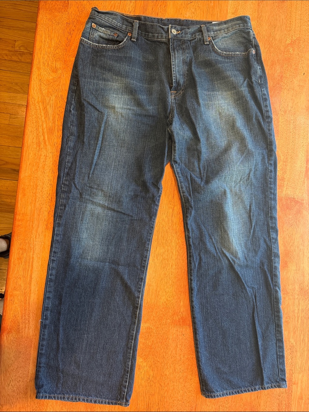 Lucky Brand Men’s Dark Blue Jeans 38” waist Regular Inseam